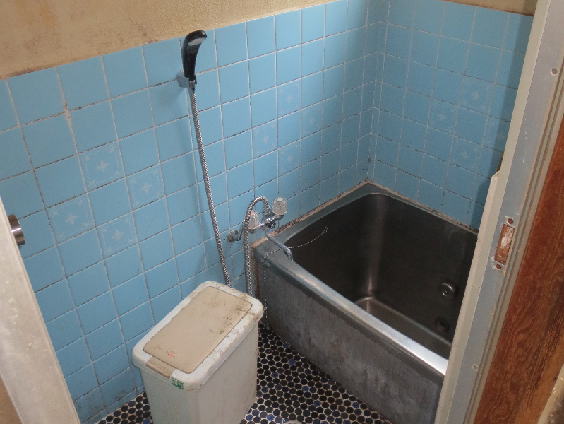 築37年の中古住宅をリノベーション浴室のビフォア